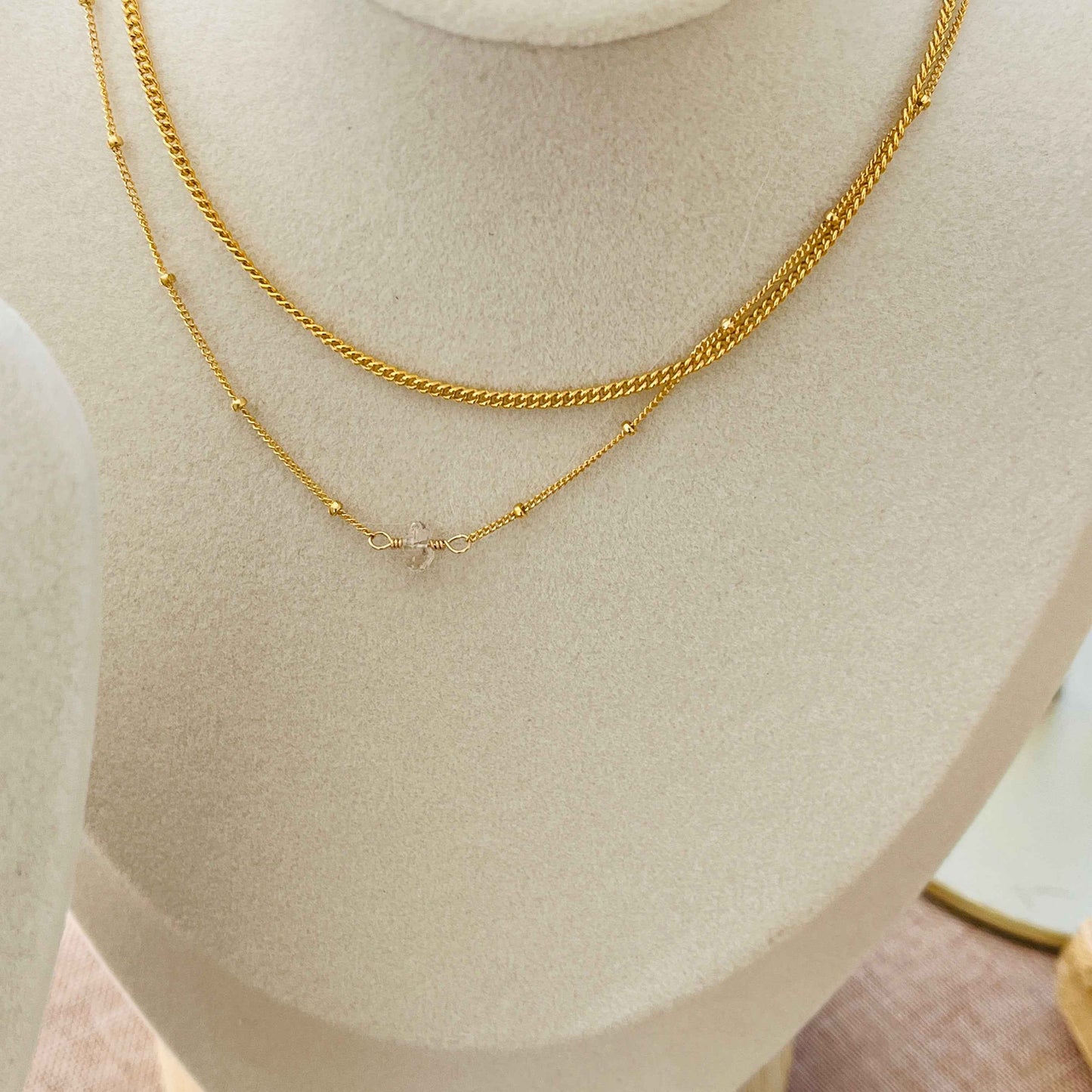 CURB CHAIN CHOKER NECKLACE