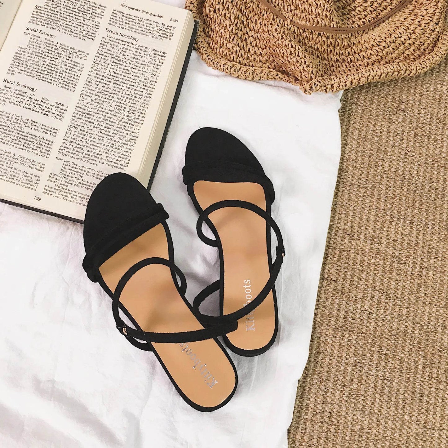 Chic Strap Squared Heel Sandals - Solstik