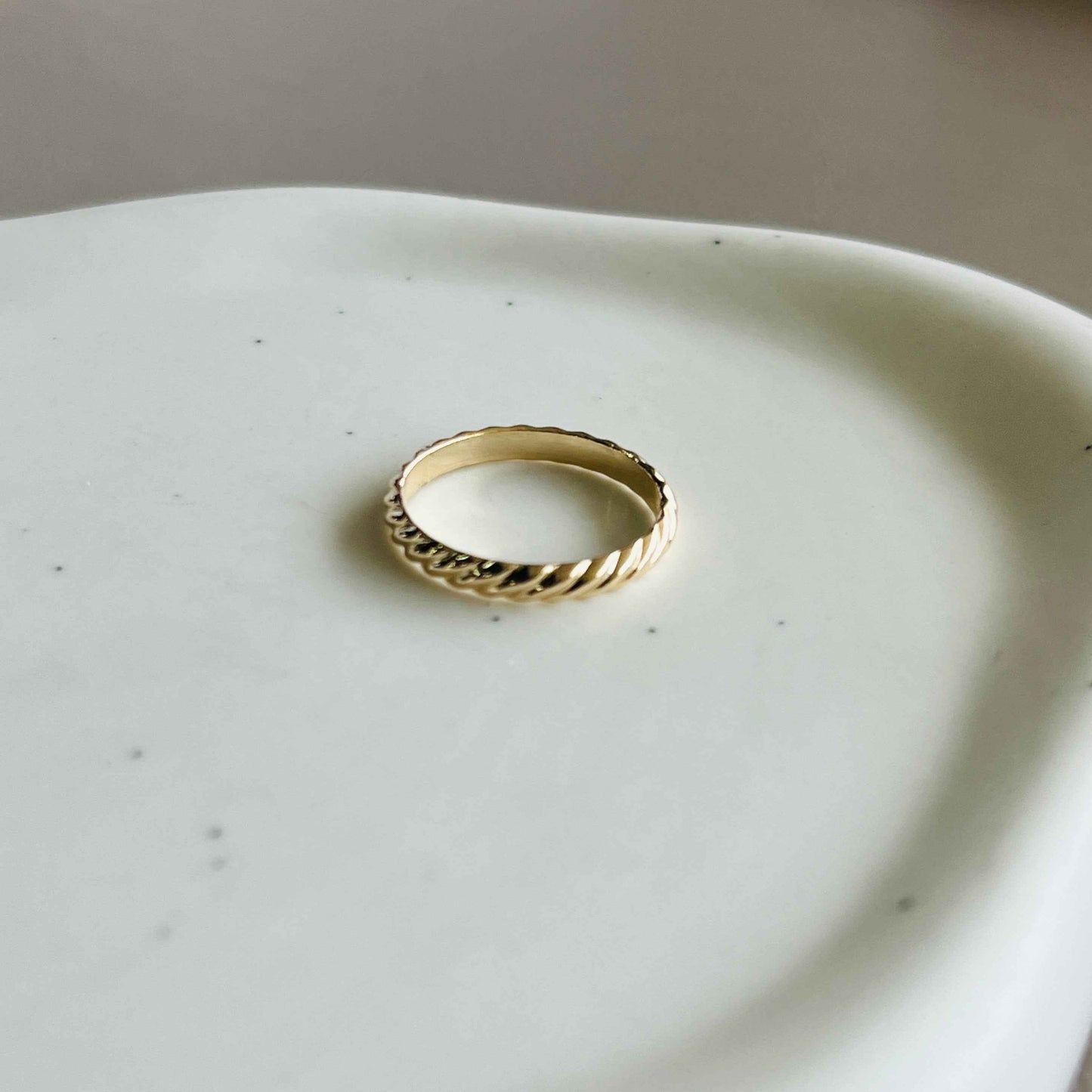 SHORE BAND RING