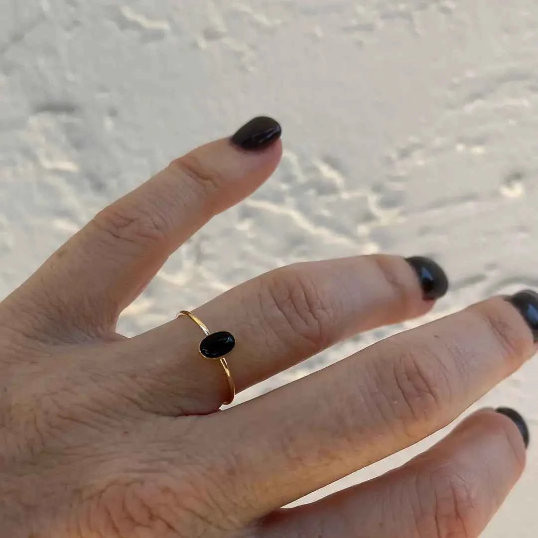 OVAL GEMSTONE RING