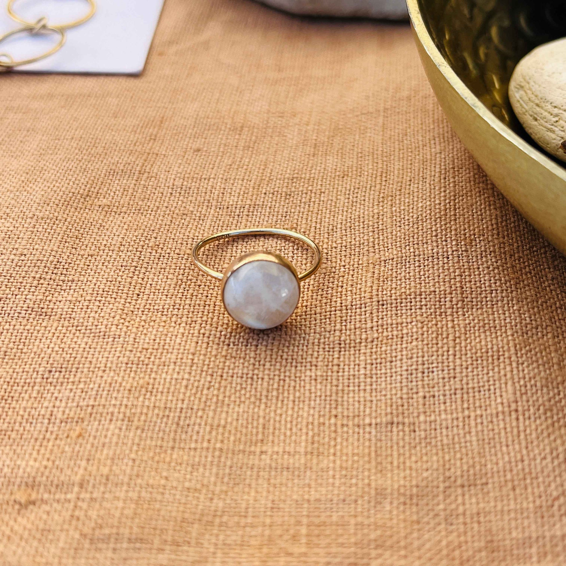 RAINBOW MOONSTONE RING