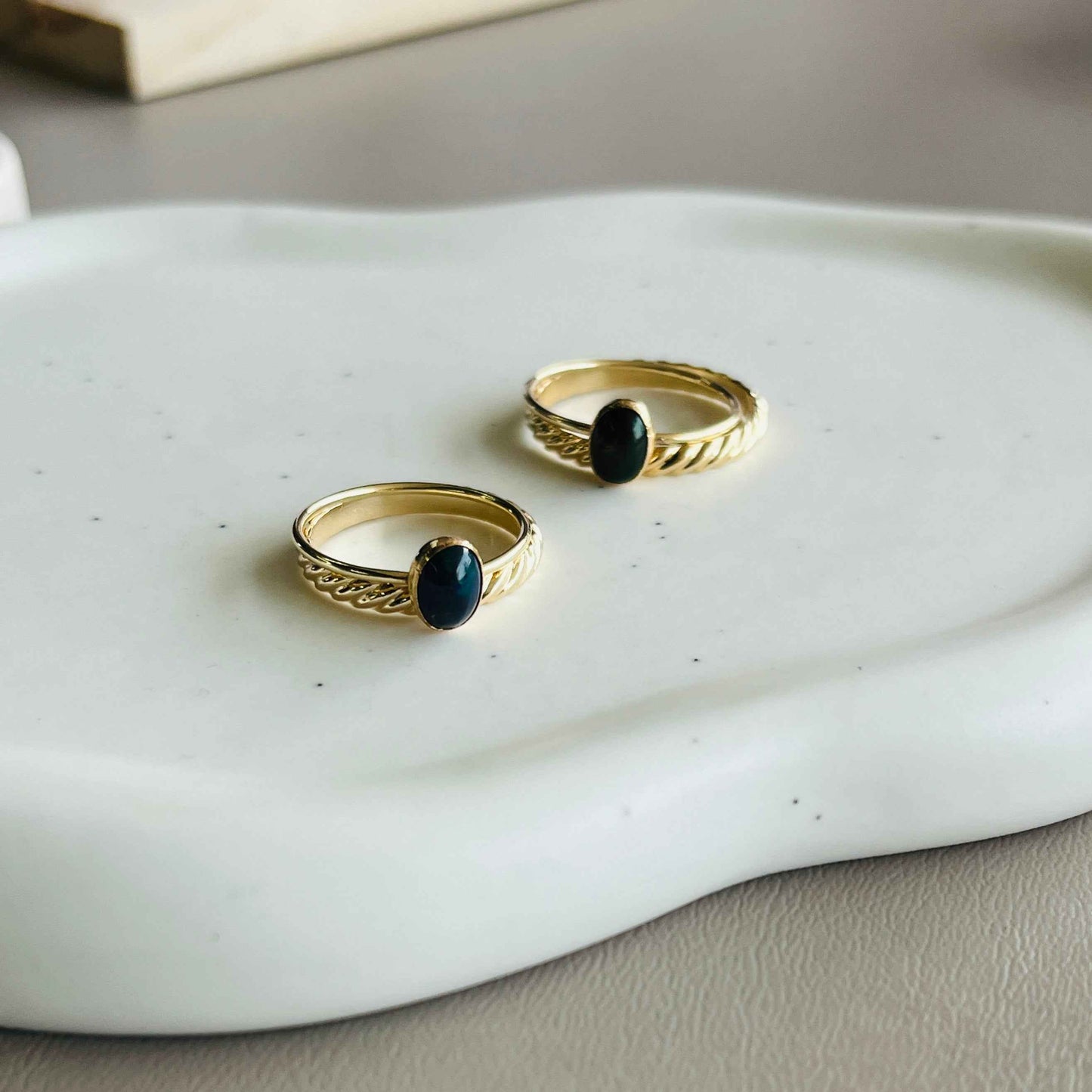 SHORE BAND RING