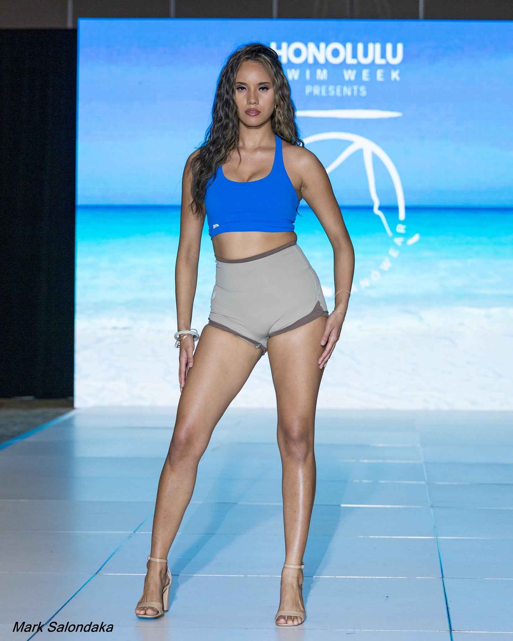 Kaumana workout top with built in sports bra