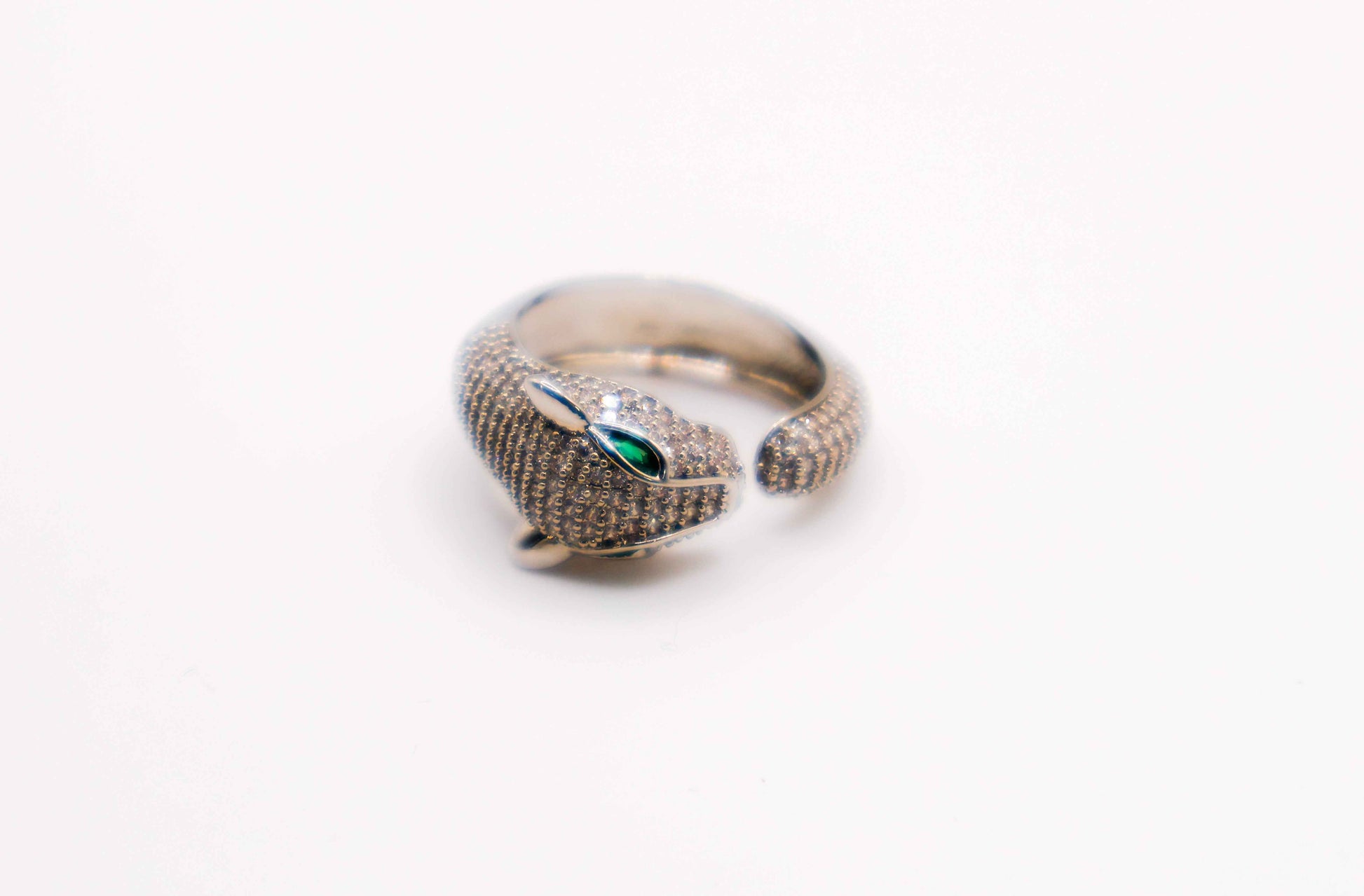 Panther Majesty Silver Ring - Embrace Elegance