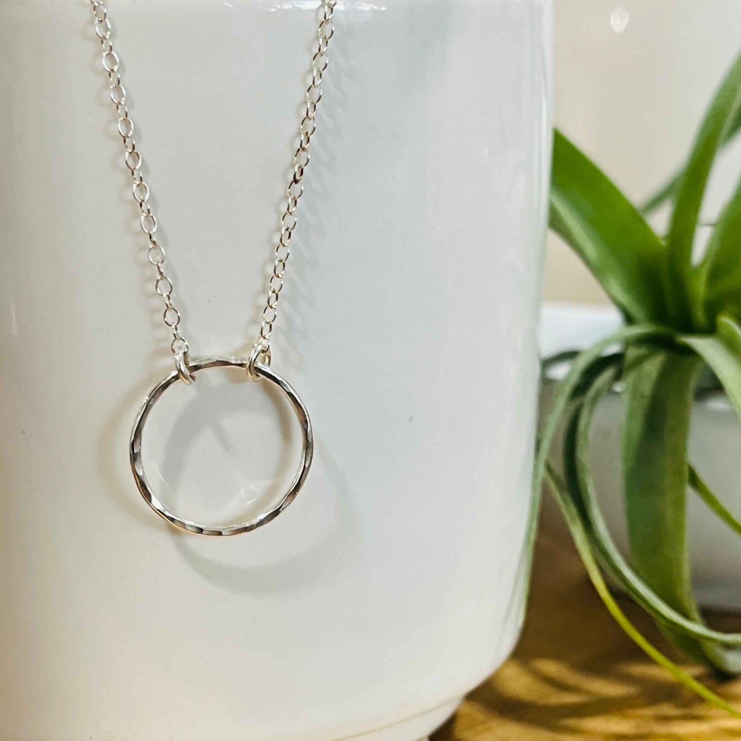SMALL OLIVIA NECKLACE