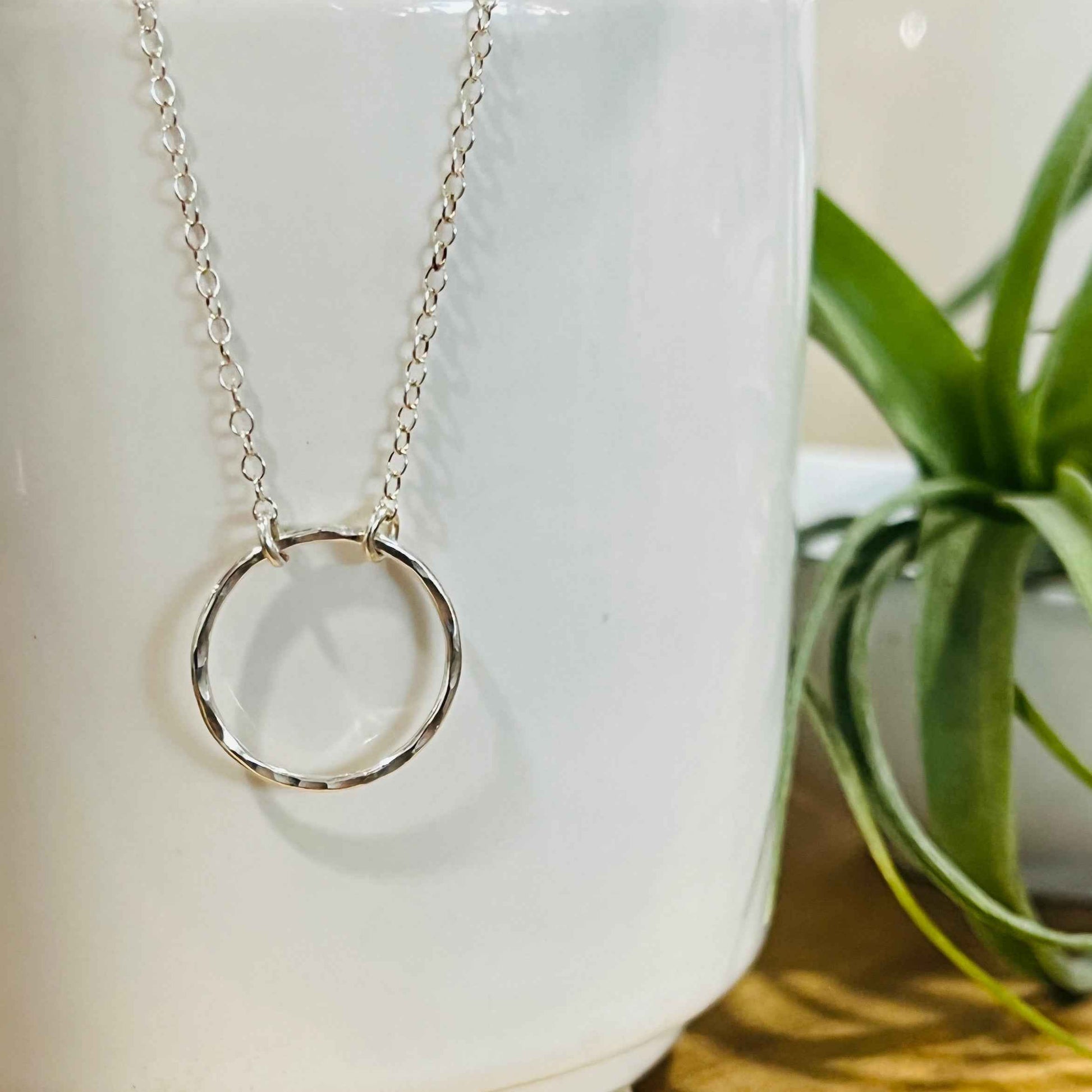 SMALL OLIVIA NECKLACE