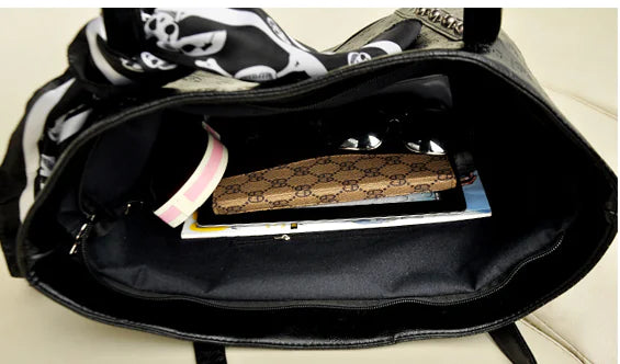 Skull Print Shoulder Tote Style Handbag - Solstik