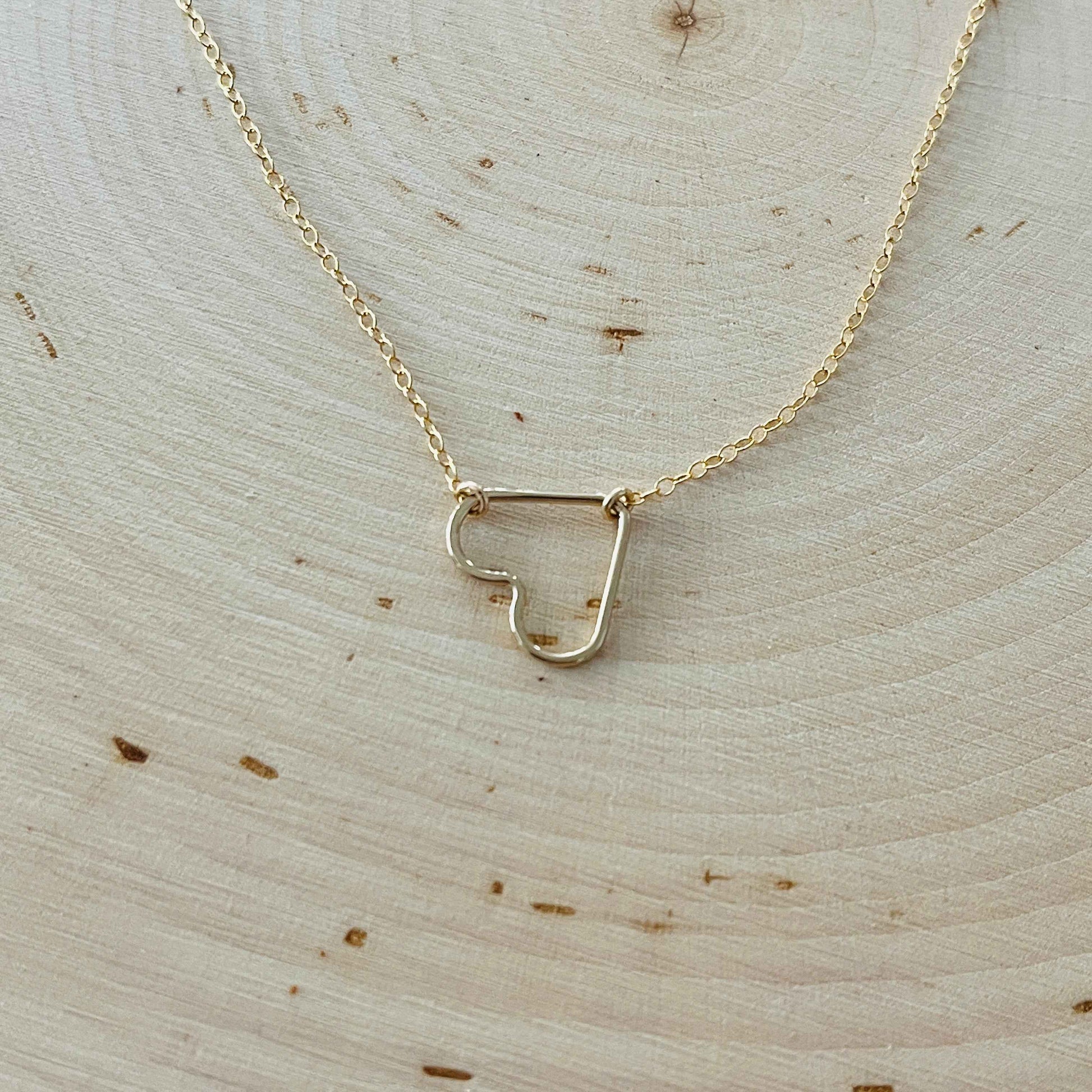 ROSA HEART NECKLACE