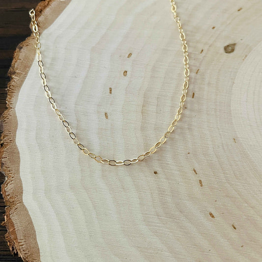 DELICATE CHAIN NECKLACE