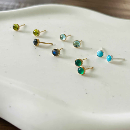EMERALD ONYX STUD EARRINGS