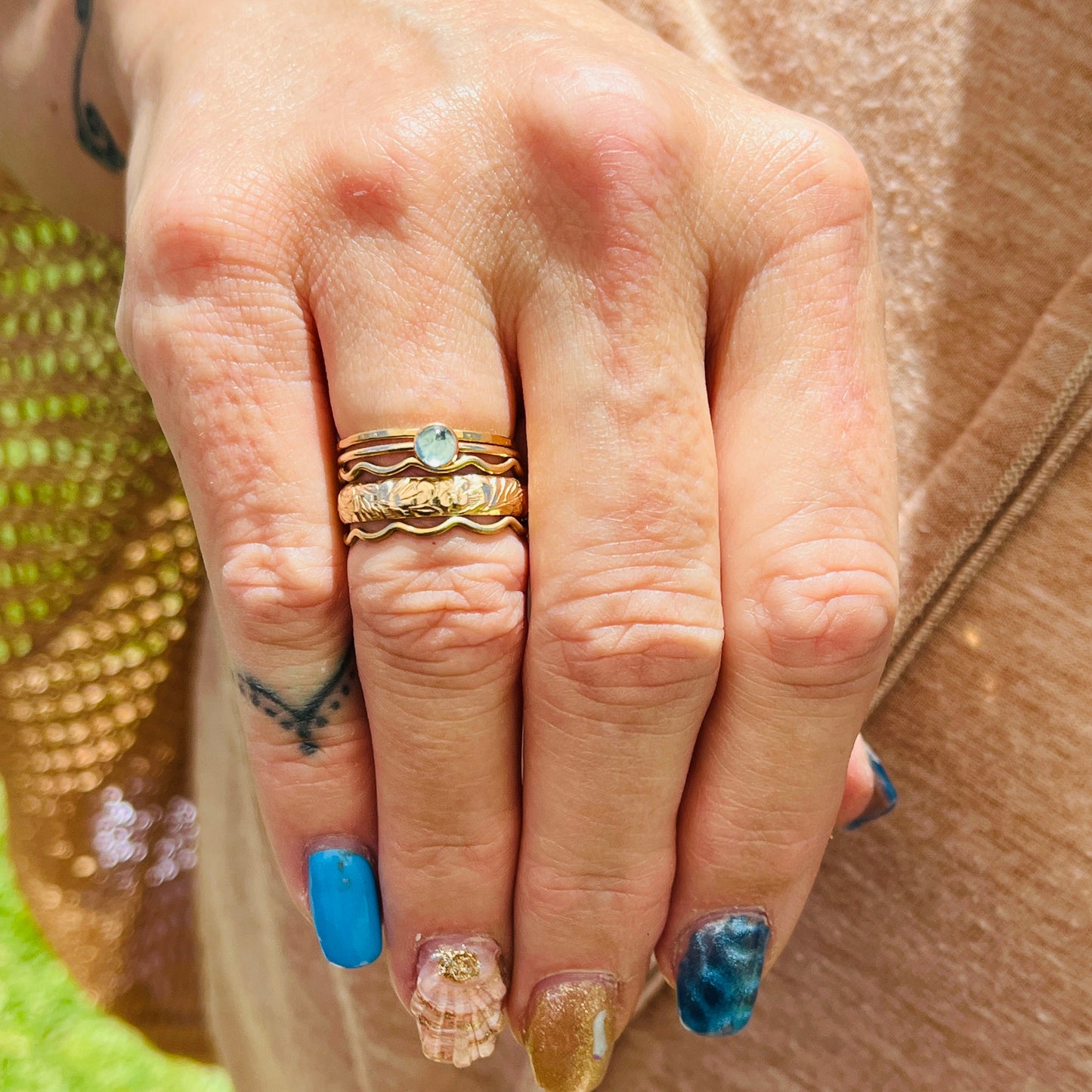 FLORAL BAND RING