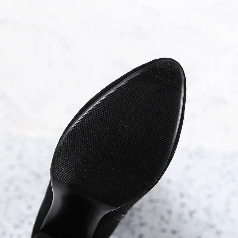 Elegant Velvet Stretch Boots - Solstik