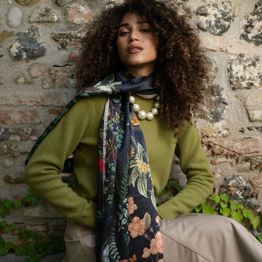 Sara - Long Silk Scarf - Black - Solstik