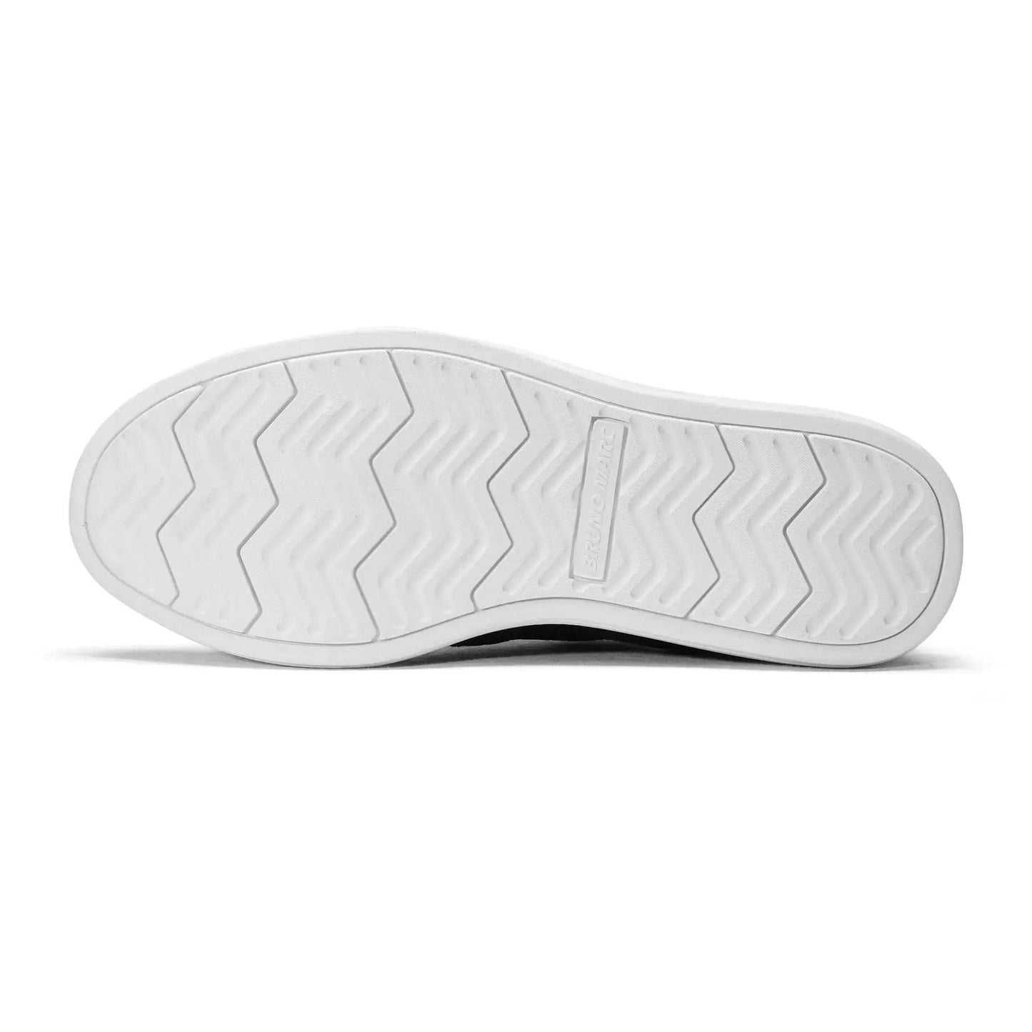 White sole of Solstik lightweight men's sneakers showing textured grip pattern for traction
