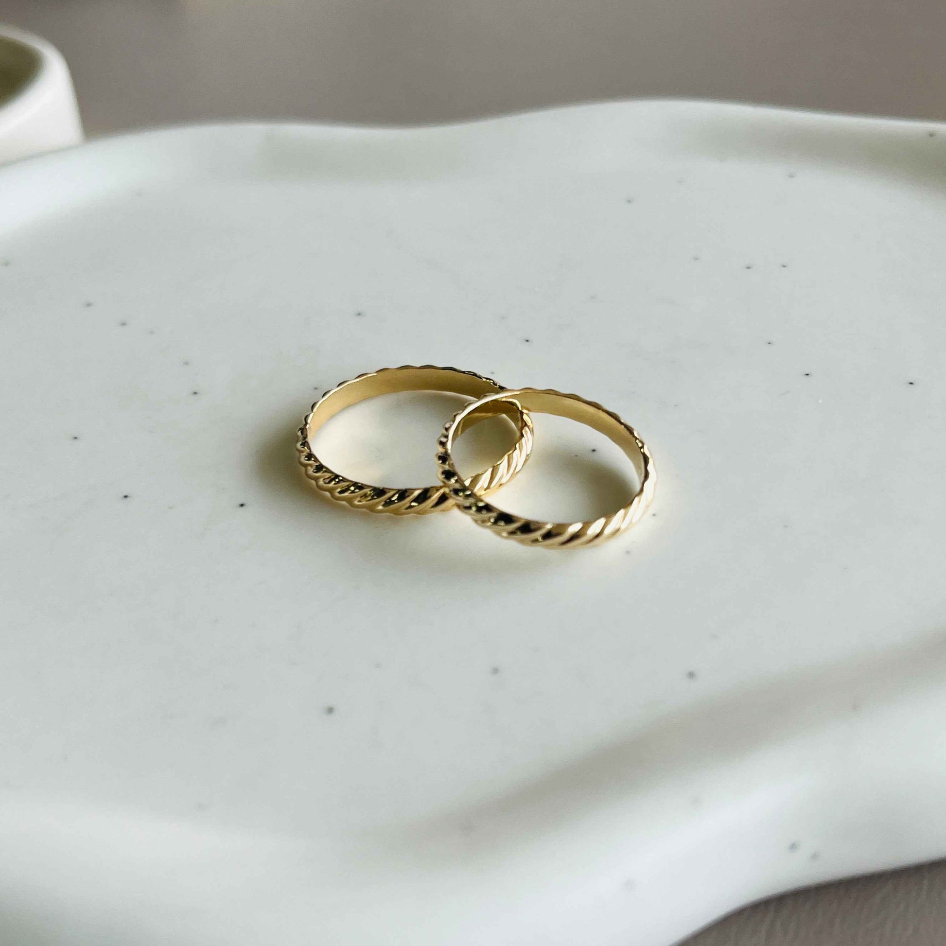 SHORE BAND RING