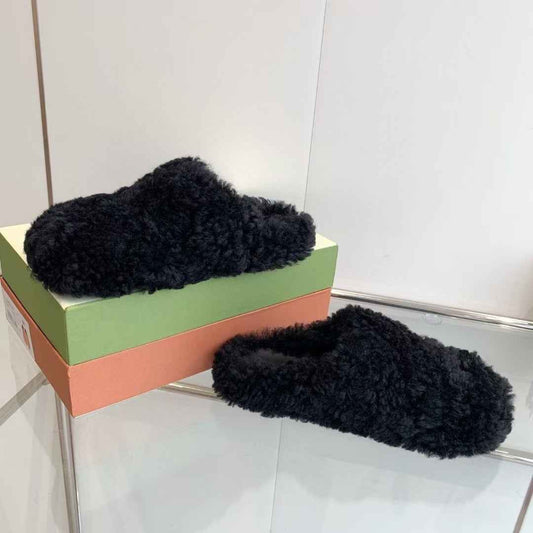 Four Seasons Closed Toe Horsehair Slippers Lovers Shoes