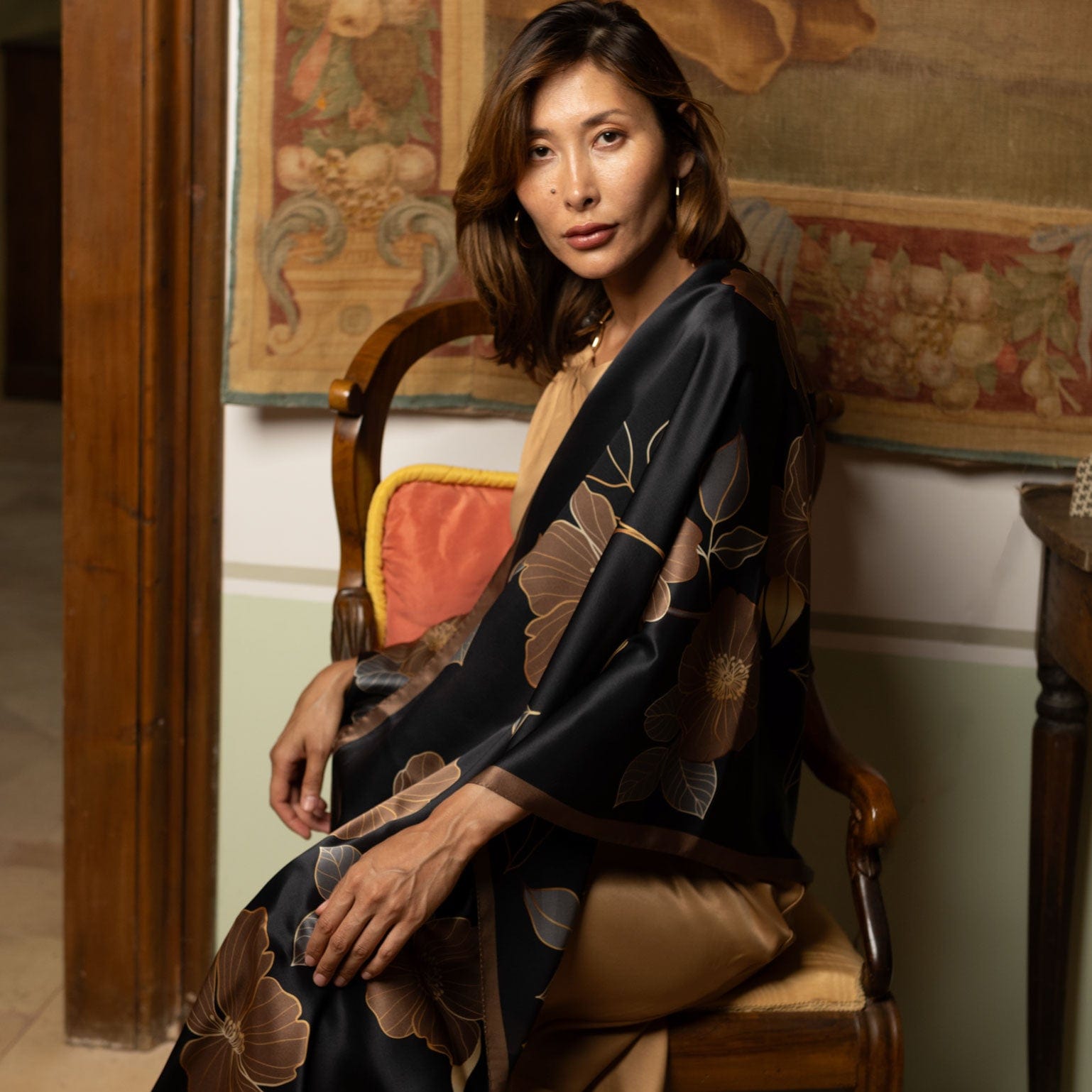 Laura - Silk Scarf Shawl - Black - Solstik