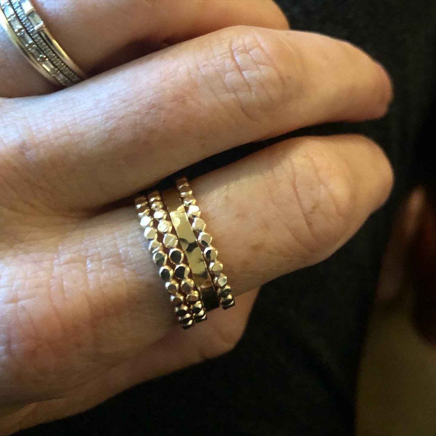 DAHLIA DOT RING