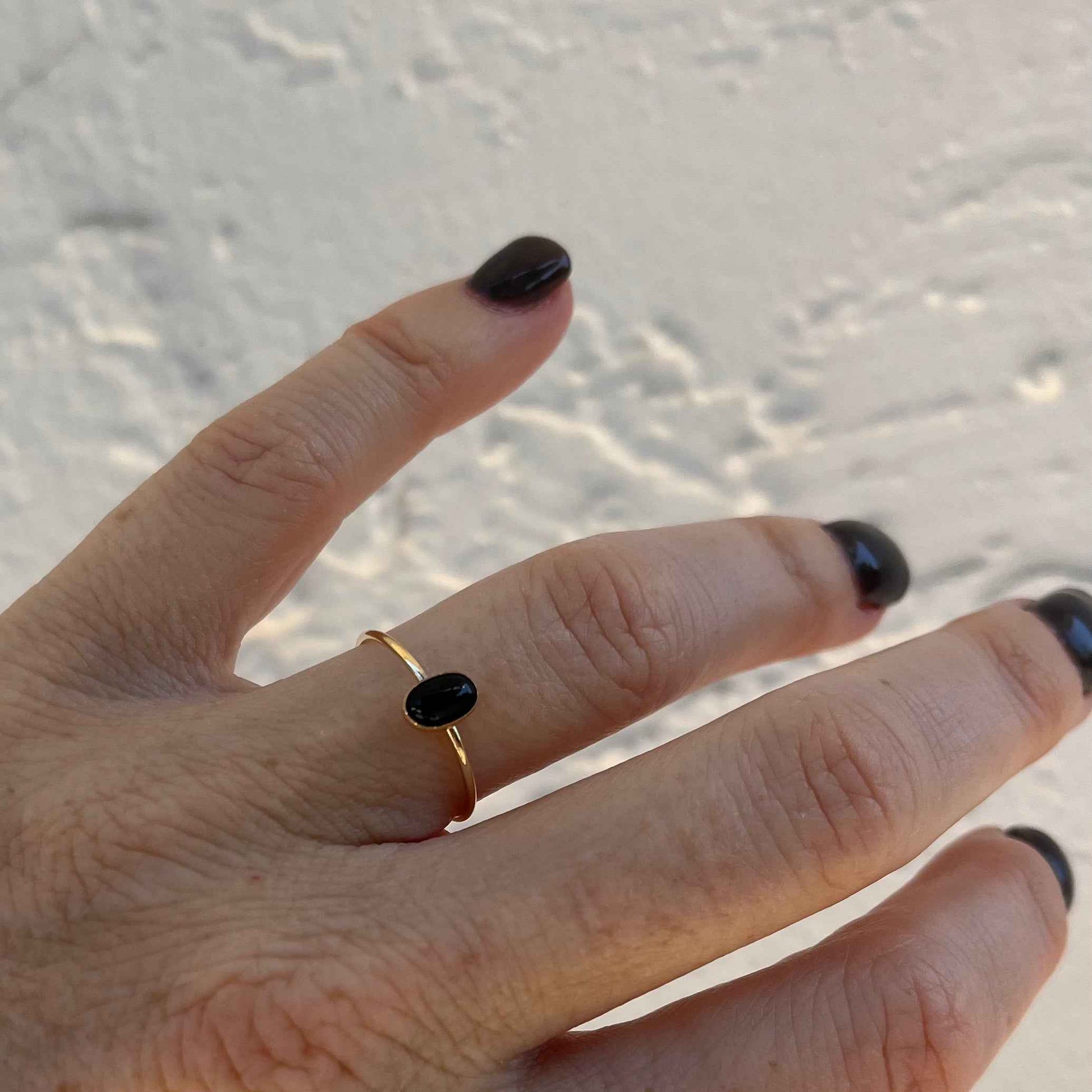 ONYX OVAL RING