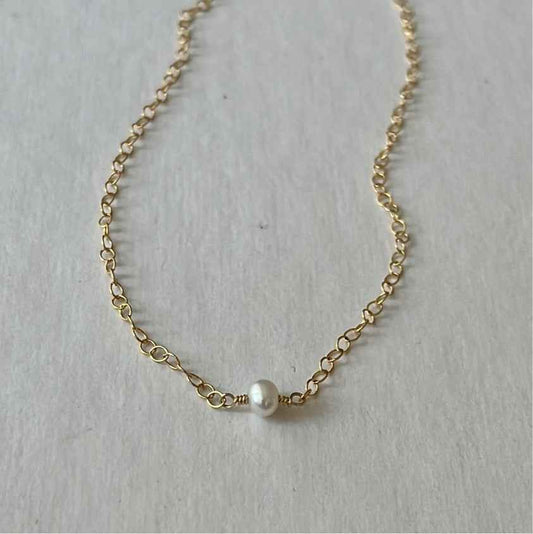 KOKO PEARL NECKLACE