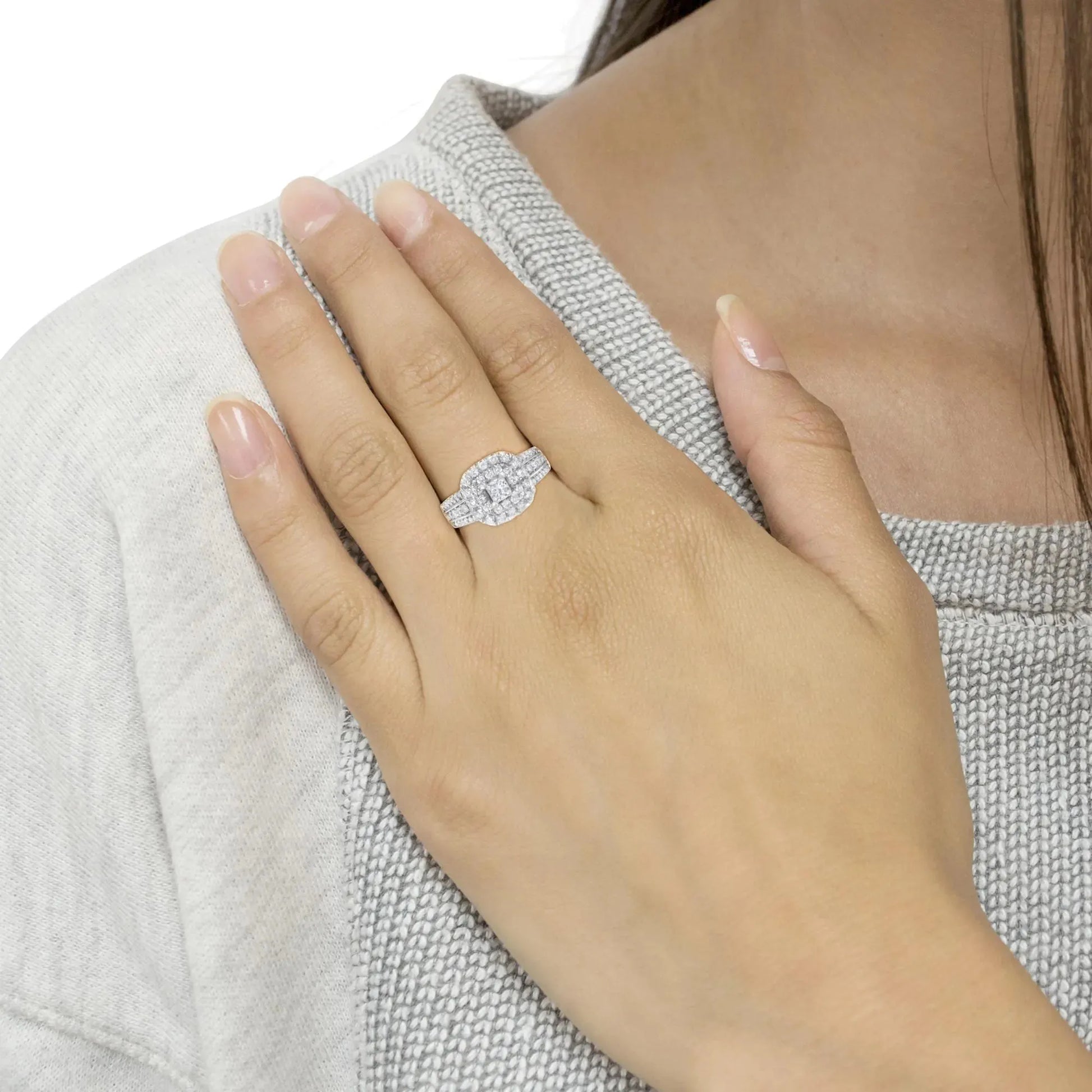 14KT White Gold Luxe Diamond Halo Ring (1ct Total) - Solstik