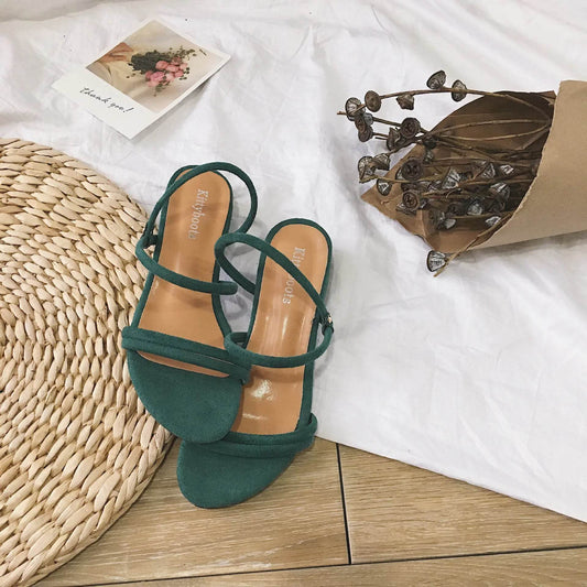 Chic Strap Squared Heel Sandals - Solstik